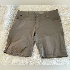 Kuhl Men’s Silencr Kargo Shorts. Size 40. Style: 5230